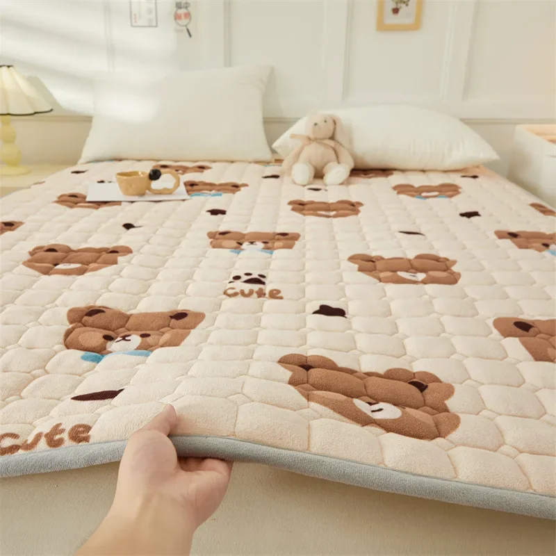 Velvet Mattress Soft Fold Bed Sheet Winter Warm Home Dormitory Bedroom Bedspread Cute Cartoon Quilted Thin Queen Mattress Cover - Image 5