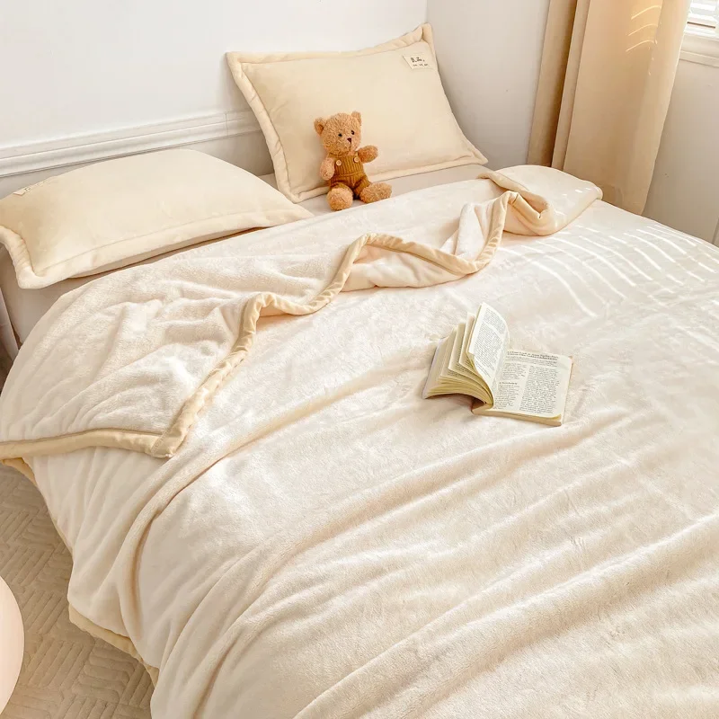 Fashion Fall Flannel Plush Throw Blankets for Beds Sofa Bedspread Soft Warm Solid Color Plaid Nap Blanket for Adults Green Gray