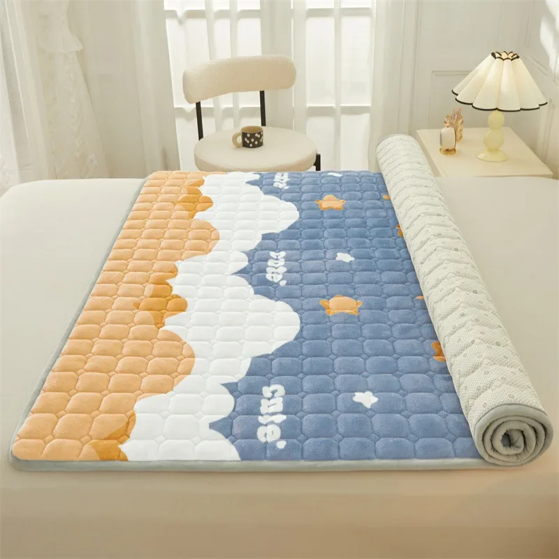 Velvet Mattress Soft Fold Bed Sheet Winter Warm Home Dormitory Bedroom Bedspread Cute Cartoon Quilted Thin Queen Mattress Cover - Image 2